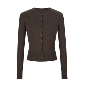 Lila Strickjacke