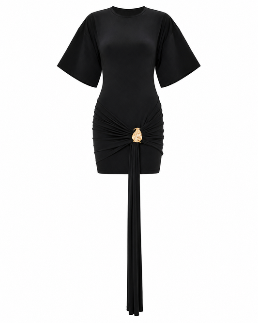 Tailliertes Kleid Mit Halben Ärmeln, Bindevolen Und Raffung In Der Taille