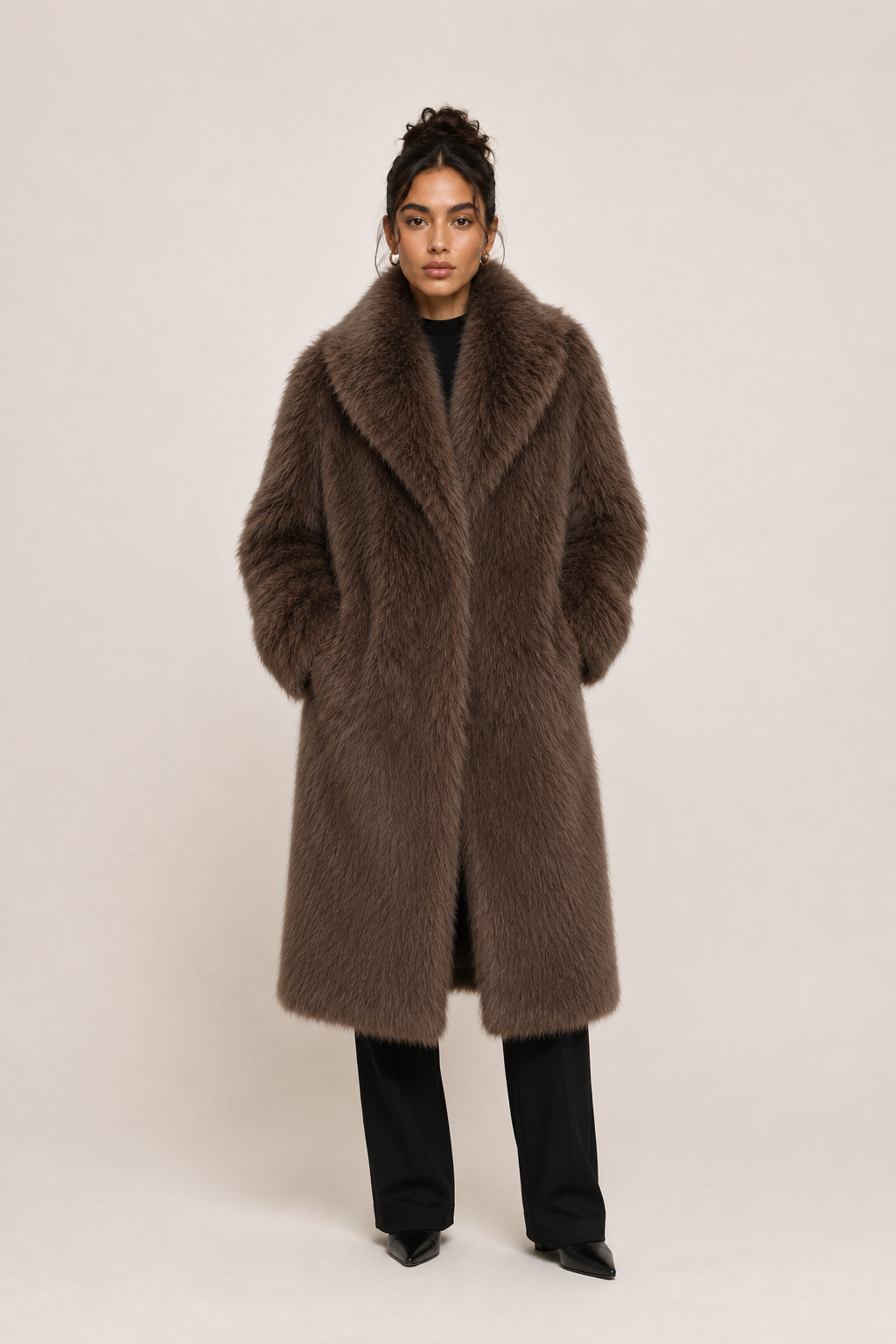 GSTAAD COAT — Oversized-Kunstpelzmantel mit Schalkragen
